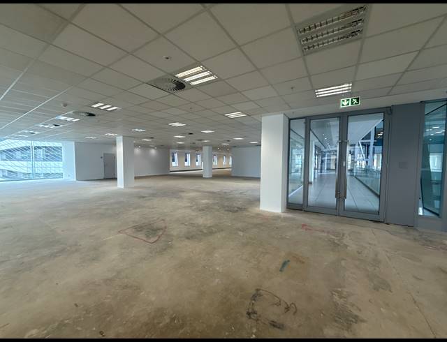 1,976M² OFFICE TO LET IN SANDTON CENTRAL